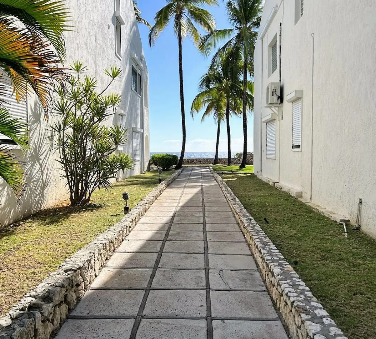 Villa Breeze, Cupecoy Beach Club